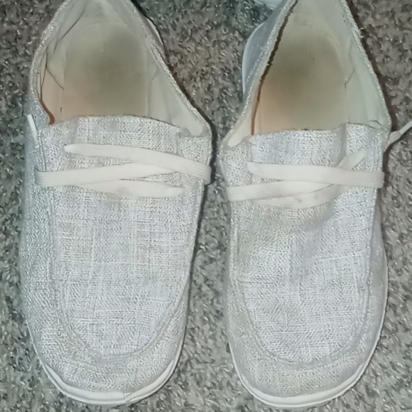 Shoes - Picture 2 of 5